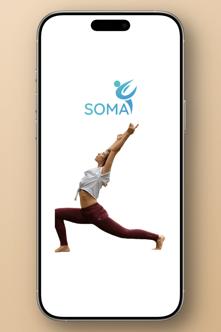Imagen de celular con logo de soma y pose de Pilates